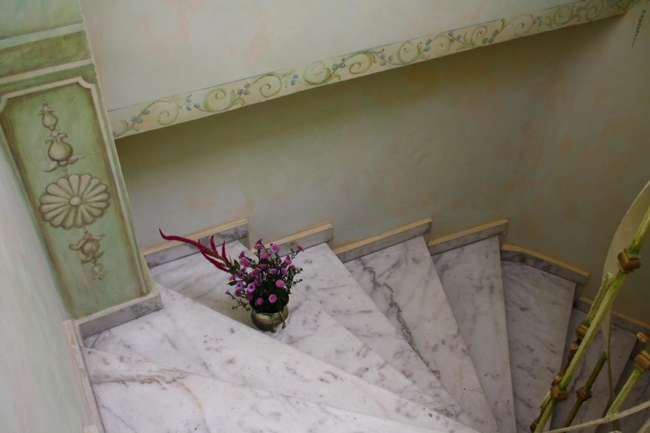 Отель Villa Tamara Бухарест-38